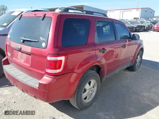 2008 Ford Escape XLT with VIN 1FMCU031X8KE48053, listed as a IAAI auction lot 41755683 with 176,144 mi miles. Bid and sale history available at carsss.com. Image 4.
