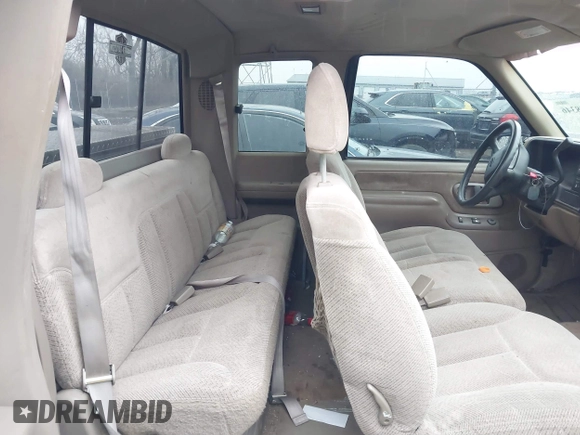 1998 Chevrolet Silverado 1500 with VIN 2GCEC19R0W1116302, listed as a IAAI auction lot 41558346 with 282,870 mi miles and . Bid and sale history available at DreamBid. Image 8.