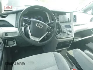 2020 Toyota Sienna L with VIN 5TDZZ3DC8LS063481, listed as a IAAI auction lot 42628496 with 50,382 mi miles and . Bid and sale history available at DreamBid. Image 4.