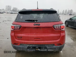 2019 Jeep Compass Altitude z VIN 3C4NJDBB9KT683346, wystawiony jako Copart lot #45036815 z przebiegiem 59 833 mil mil oraz Szkoda całkowita • Salvage title. Historia ofert i sprzedaży dostępna na DreamBid. Obrazek 6.
