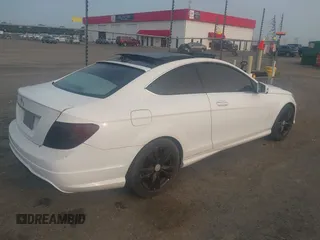 2014 Mercedes-Benz C 250 с VIN WDDGJ4HB5EG210168, выставлен на аукционе IAAI как лот 42379990 с пробегом 139 270 миль миль и . История ставок и продаж доступна на DreamBid. Изображение 4.
