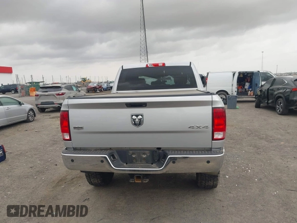 2015 Ram 2500 Tradesman z VIN 3C6UR5CL7FG557414, wystawiony jako IAAI lot #41829862 z przebiegiem 106 106 mil mil oraz . Historia ofert i sprzedaży dostępna na DreamBid. Obrazek 16.