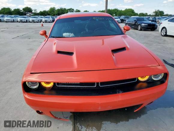 2016 Dodge Challenger SXT Plus z VIN 2C3CDZAG6GH306583, wystawiony jako Copart lot #55826495 z przebiegiem 135 391 mil mil oraz Szkoda całkowita • Salvage title. Historia ofert i sprzedaży dostępna na DreamBid. Obrazek 5.