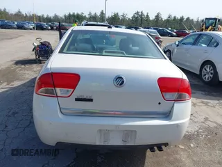 2010 Mercury Milan with VIN 3MEHM0HA4AR620290, listed as a IAAI auction lot 41962238 with 21,556 mi miles and . Bid and sale history available at DreamBid. Image 12.