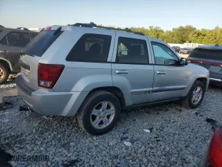 2007 Jeep Grand Cherokee Laredo with VIN 1J8GS48K67C583973, listed as a Copart auction lot 53351705 with 113,846 mi miles and Salvage Title. Bid and sale history available at carsss.com. Image 3.