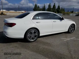 2021 Mercedes-Benz E 350 z VIN W1KZF8DBXMA920854, wystawiony jako Copart lot #51800865 z przebiegiem 40 337 mil mil oraz Szkoda całkowita • Salvage title. Historia ofert i sprzedaży dostępna na DreamBid. Obrazek 3.