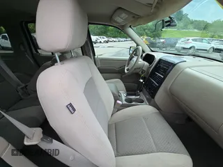 2006 Ford Explorer XLS z VIN 1FMEU72E26UB03509, wystawiony jako IAAI lot #42511818 z przebiegiem 126 541 mil mil oraz . Historia ofert i sprzedaży dostępna na DreamBid. Obrazek 33.