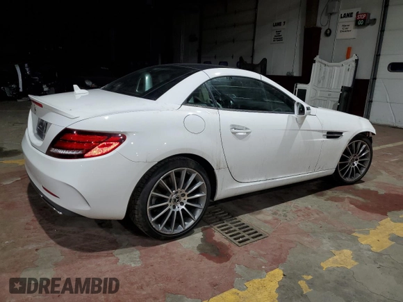 2017 Mercedes-Benz SLC 300 z VIN WDDPK3JA3HF140463, wystawiony jako Copart lot #86628104 z przebiegiem 57 769 mil mil oraz Szkoda całkowita • Salvage title. Historia ofert i sprzedaży dostępna na DreamBid. Obrazek 3.