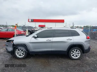 2018 Jeep Cherokee Latitude Plus with VIN 1C4PJLLB9JD590607, listed as a IAAI auction lot 42489554 with 168,116 mi miles and . Bid and sale history available at DreamBid. Image 14.