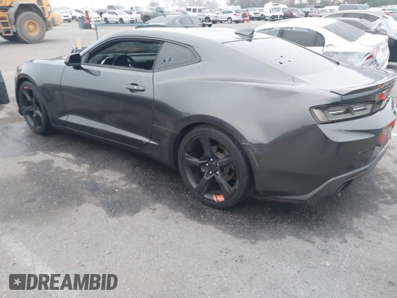2017 Chevrolet Camaro 1LT z VIN 1G1FB1RX5H0216019, wystawiony jako IAAI lot #41881997 z przebiegiem 84 505 mil mil oraz . Historia ofert i sprzedaży dostępna na DreamBid. Obrazek 3.