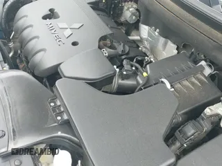 2020 Mitsubishi Outlander ES z VIN JA4AD2A38LZ019127, wystawiony jako IAAI lot #42371667 z przebiegiem 98 581 mil mil oraz . Historia ofert i sprzedaży dostępna na DreamBid. Obrazek 19.