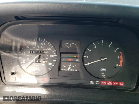 1988 BMW M5 z VIN WBSDC930XJ2791080, wystawiony jako Copart lot #45013965 z przebiegiem 158 194 mil mil oraz Czysty tytuł • Clean title. Historia ofert i sprzedaży dostępna na DreamBid. Obrazek 9.
