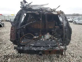 2020 Chevrolet Suburban Premier z VIN 1GNSKJKJ0LR287376, wystawiony jako Copart lot #83407244 z przebiegiem Nie podano mil oraz Szkoda całkowita • Salvage title. Historia ofert i sprzedaży dostępna na DreamBid. Obrazek 6.