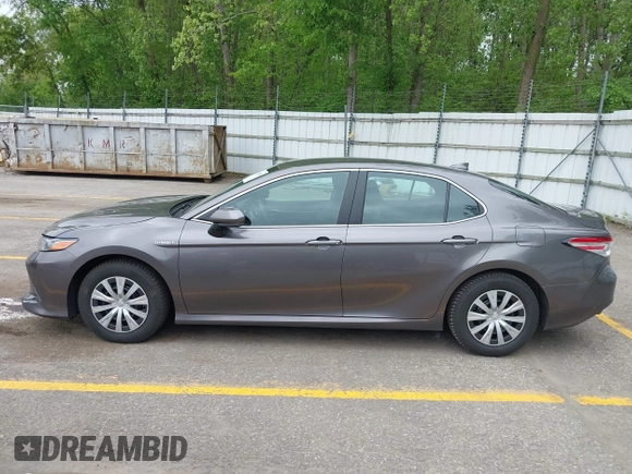 2019 Toyota Camry Hybrid LE z VIN 4T1B31HK4KU511360, wystawiony jako IAAI lot #42298260 z przebiegiem 133 019 mil mil oraz . Historia ofert i sprzedaży dostępna na DreamBid. Obrazek 14.