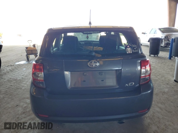 2013 Scion xD z VIN JTKKUPB48D1034556, wystawiony jako Copart lot #60511625 z przebiegiem 72 262 mil mil oraz Szkoda całkowita • Salvage title. Historia ofert i sprzedaży dostępna na DreamBid. Obrazek 6.