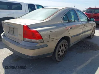 2001 Volvo S60 with VIN YV1RS61RX12066606, listed as a IAAI auction lot 41801626 with 161,504 mi miles. Bid and sale history available at carsss.com. Image 4.