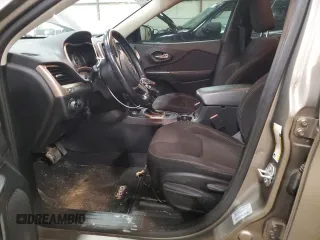 2017 Jeep Cherokee Latitude with VIN 1C4PJMCBXHW529027, listed as a Copart auction lot 53612745 with 101,417 mi miles and Salvage title. Bid and sale history available at DreamBid. Image 7.