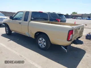 1998 Nissan Frontier XE z VIN 1N6DD26S3WC335378, wystawiony jako IAAI lot #42384698 z przebiegiem 180 306 mil mil oraz . Historia ofert i sprzedaży dostępna na DreamBid. Obrazek 3.
