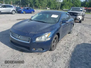 2013 Nissan Maxima S z VIN 1N4AA5AP9DC817424, wystawiony jako IAAI lot #42482208 z przebiegiem 196 227 mil mil oraz . Historia ofert i sprzedaży dostępna na DreamBid. Obrazek 2.