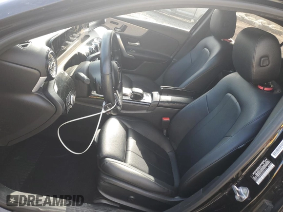 2019 Mercedes-Benz A 220 z VIN WDD3G4FB9KW002196, wystawiony jako Copart lot #51649885 z przebiegiem 119 252 mil mil oraz Szkoda całkowita • Salvage title. Historia ofert i sprzedaży dostępna na DreamBid. Obrazek 7.