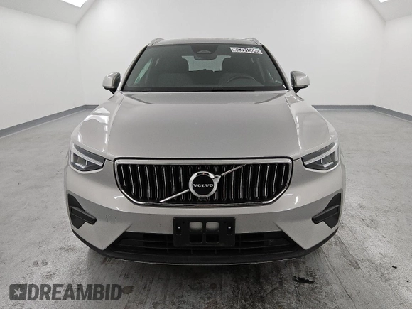 2024 Volvo XC40 Core Bright Theme with VIN YV4L12UK0R2343309, listed as a Copart auction lot 80391504 with 11,603 mi miles and Clean title. Bid and sale history available at DreamBid. Image 5.