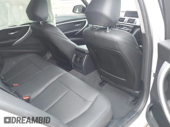 2017 BMW 3 Series 320i xDrive с VIN WBA8A3C36HK692592, выставлен на аукционе IAAI как лот 42218917 с пробегом 72 344 миль миль и . История ставок и продаж доступна на DreamBid. Изображение 8.