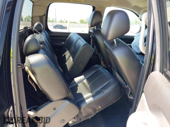 2010 Chevrolet Silverado 1500 LT with VIN 3GCRCSE08AG108110, listed as a IAAI auction lot 42011464 with 177,771 mi miles and . Bid and sale history available at DreamBid. Image 8.