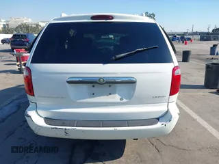 2002 Chrysler Town & Country Limited with VIN 2C8GP64L22R715175, listed as a IAAI auction lot 41312600 with 187,421 mi miles. Bid and sale history available at carsss.com. Image 16.