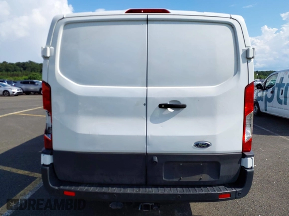 2021 Ford Transit Cargo с VIN 1FTBR1Y82MKB04871, выставлен на аукционе IAAI как лот 42589012 с пробегом Не указан миль и . История ставок и продаж доступна на DreamBid. Изображение 15.