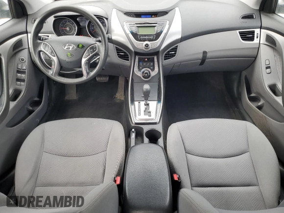 2013 Hyundai Elantra GLS z VIN KMHDH4AE8DU487602, wystawiony jako Copart lot #55031365 z przebiegiem 133 822 mil mil oraz Czysty tytuł • Clean title. Historia ofert i sprzedaży dostępna na DreamBid. Obrazek 8.