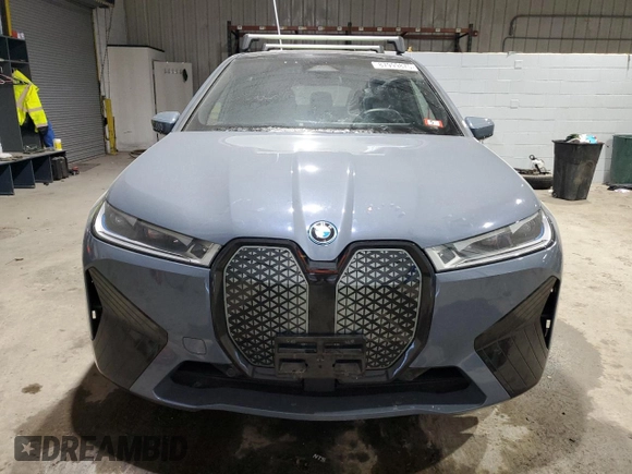 2023 BMW iX xDrive50 with VIN WB523CF0XPCL86360, listed as a Copart auction lot 87999875 with 45,581 mi miles and Salvage Title. Bid and sale history available at carsss.com. Image 5.