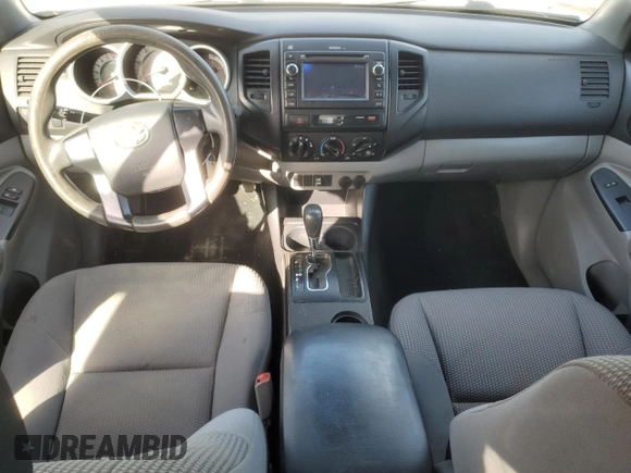 2013 Toyota Tacoma z VIN 5TFTX4CN3DX028556, wystawiony jako Copart lot #53155045 z przebiegiem 154 588 mil mil oraz Szkoda całkowita • Salvage title. Historia ofert i sprzedaży dostępna na DreamBid. Obrazek 8.