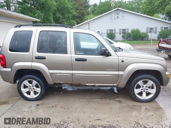 2004 Jeep Liberty Limited z VIN 1J4GL58K54W118633, wystawiony jako IAAI lot #42334543 z przebiegiem 206 491 mil mil oraz . Historia ofert i sprzedaży dostępna na DreamBid. Obrazek 13.