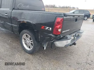 2006 Chevrolet Silverado 1500 LT1 with VIN 2GCEK13Z261356091, listed as a IAAI auction lot 41734558 with 247,209 mi miles. Bid and sale history available at carsss.com. Image 17.