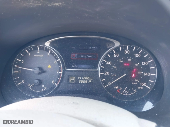 2015 Nissan Altima 2.5 with VIN 1N4AL3AP4FC207125, listed as a IAAI auction lot 41464562 with 141,280 mi miles. Bid and sale history available at carsss.com. Image 7.