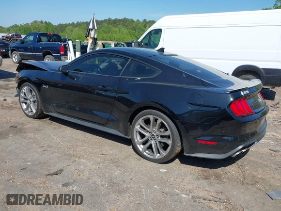 2021 Ford Mustang GT z VIN 1FA6P8CFXM5156002, wystawiony jako IAAI lot #42009222 z przebiegiem 65 939 mil mil oraz . Historia ofert i sprzedaży dostępna na DreamBid. Obrazek 3.