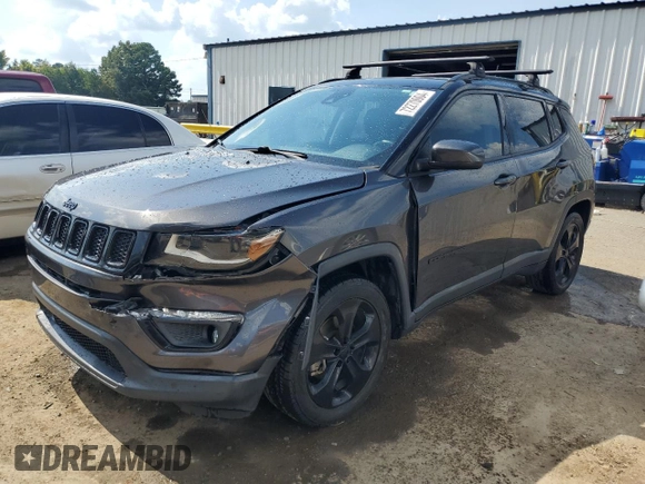 2018 Jeep Compass Altitude z VIN 3C4NJCBB1JT407722, wystawiony jako Copart lot #72270004 z przebiegiem 88 378 mil mil oraz Szkoda całkowita • Salvage title. Historia ofert i sprzedaży dostępna na DreamBid. Obrazek 1.