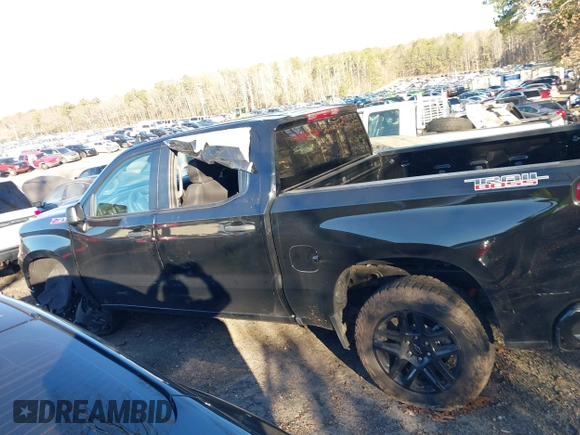 2024 Chevrolet Silverado 1500 Custom Trail Boss with VIN 3GCUDCED2RG375626, listed as a IAAI auction lot 41231846 with 4,565 mi miles. Bid and sale history available at carsss.com. Image 13.