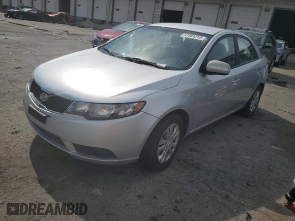 2010 Kia Forte EX z VIN KNAFU4A22A5828445, wystawiony jako Copart lot #51564313 z przebiegiem 114 961 mil mil oraz Szkoda całkowita • Salvage title. Historia ofert i sprzedaży dostępna na DreamBid. Obrazek 1.