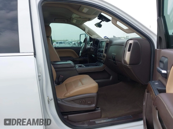 2017 GMC Sierra 2500HD Denali with VIN 1GT12UEY1HF213326, listed as a IAAI auction lot 41807632 with 224,620 mi miles and . Bid and sale history available at DreamBid. Image 5.