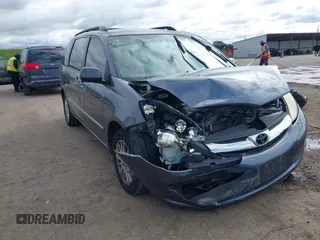 2008 Toyota Sienna XLE with VIN 5TDZK22C88S165100, listed as a IAAI auction lot 41744260 with 0 mi miles. Bid and sale history available at carsss.com. Image 1.