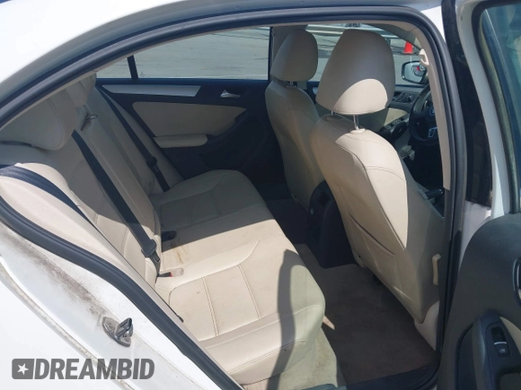2013 Volkswagen Jetta SE с VIN 3VWDX7AJ7DM434235, выставлен на аукционе IAAI как лот 42292730 с пробегом 166 353 миль миль и . История ставок и продаж доступна на DreamBid. Изображение 8.