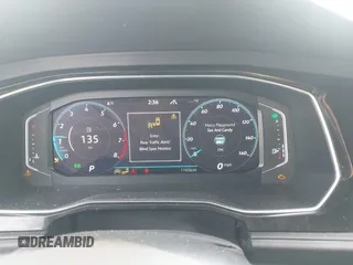 2023 Volkswagen Jetta GLI Autobahn z VIN 3VW2T7BU2PM054137, wystawiony jako IAAI lot #42029063 z przebiegiem 17 456 mil mil oraz . Historia ofert i sprzedaży dostępna na DreamBid. Obrazek 7.