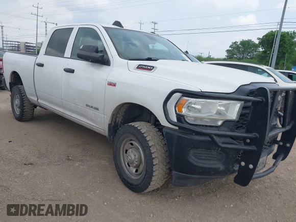 2022 Ram 2500 Tradesman with VIN 3C6UR5CJXNG204016, listed as a IAAI auction lot 42146186 with 105,216 mi miles. Bid and sale history available at carsss.com. Image 1.