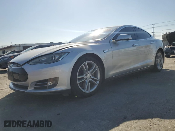 2013 Tesla Model S с VIN 5YJSA1DG7DFP11382, выставлен на аукционе Copart как лот 67097375 с пробегом 55 481 миль миль и Списание • Salvage title. История ставок и продаж доступна на DreamBid. Изображение 1.