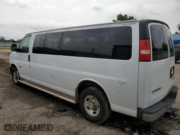 2005 Chevrolet Express Passenger with VIN 1GAHG39UX51197887, listed as a Copart auction lot 54499855 with 173,655 mi miles and Clean title. Bid and sale history available at DreamBid. Image 2.