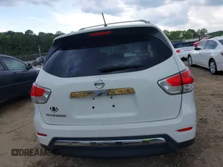 2016 Nissan Pathfinder S z VIN 5N1AR2MN8GC662540, wystawiony jako IAAI lot #42632335 z przebiegiem 196 810 mil mil oraz . Historia ofert i sprzedaży dostępna na DreamBid. Obrazek 17.
