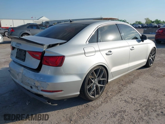 2015 Audi A3 Premium z VIN WAUACGFF5F1015240, wystawiony jako IAAI lot #42032916 z przebiegiem 129 656 mil mil oraz . Historia ofert i sprzedaży dostępna na DreamBid. Obrazek 4.