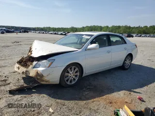 2007 Toyota Avalon XL z VIN 4T1BK36BX7U237820, wystawiony jako Copart lot #53845505 z przebiegiem 120 698 mil mil oraz Szkody całkowita. Historia ofert i sprzedaży dostępna na DreamBid. Obrazek 1.