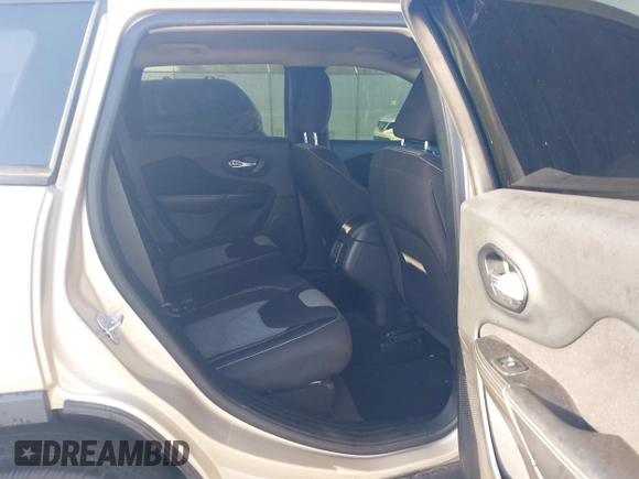 2015 Jeep Cherokee Sport с VIN 1C4PJLABXFW561115, выставлен на аукционе IAAI как лот 41969932 с пробегом 120 026 миль миль и . История ставок и продаж доступна на DreamBid. Изображение 8.